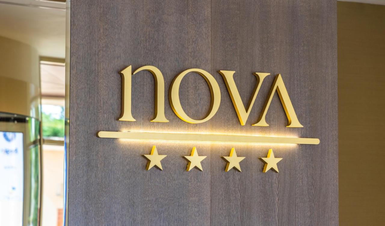 Hotel Nova Luxury Targoviste Exteriör bild